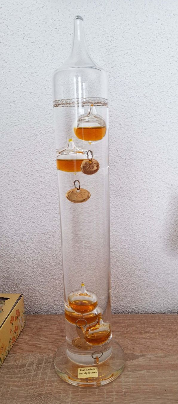 Altro per la casa: GALILEO Glas-Thermometer mit 5 Kugeln cognac – Nuovo (secondo la descrizione) da Niederrohrdorf venduto da Papillon_47