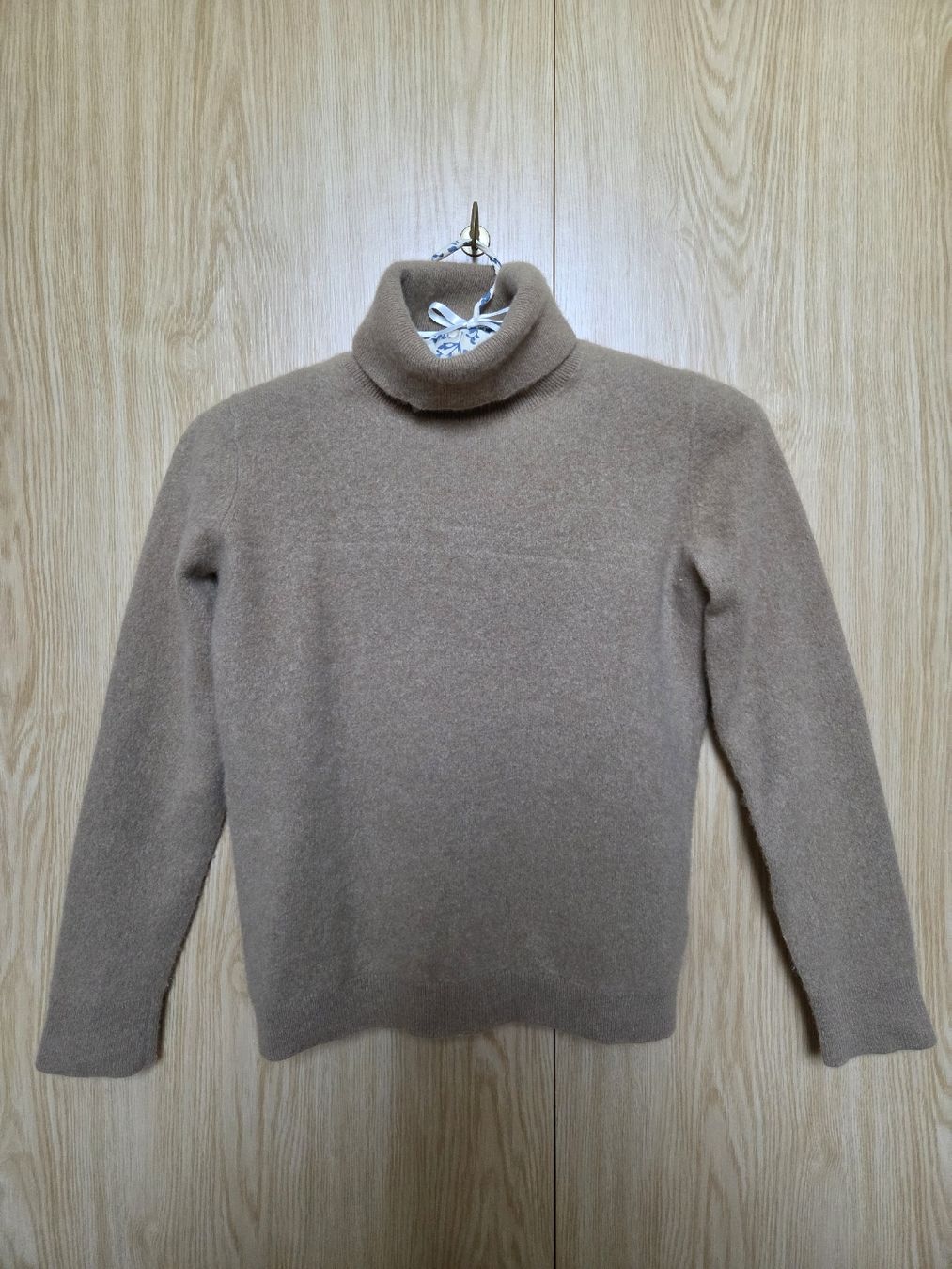 Maglioni & Felpe: 100% Kaschmir Rollkragenpullover – Usato da Liebefeld venduto da ana_-_
