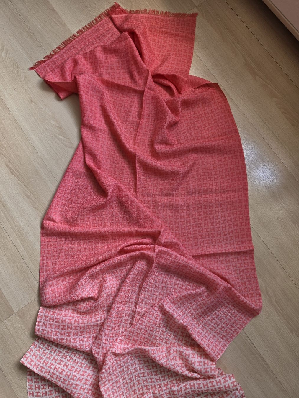 Hemisphere Foulards, Tücher & Schals: HEMISPHERE SCHAL CORAL/LACHS – Gebraucht aus Adlikon von jahr01 3