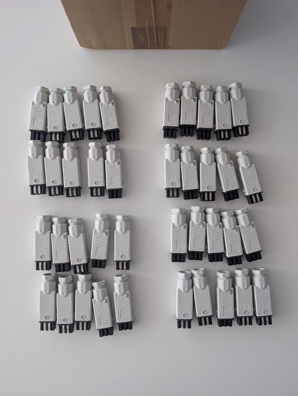 Stecker: Hirschmann STAK3 Stecker – Neu (gemäss Beschreibung) aus Uster von ChronoCH