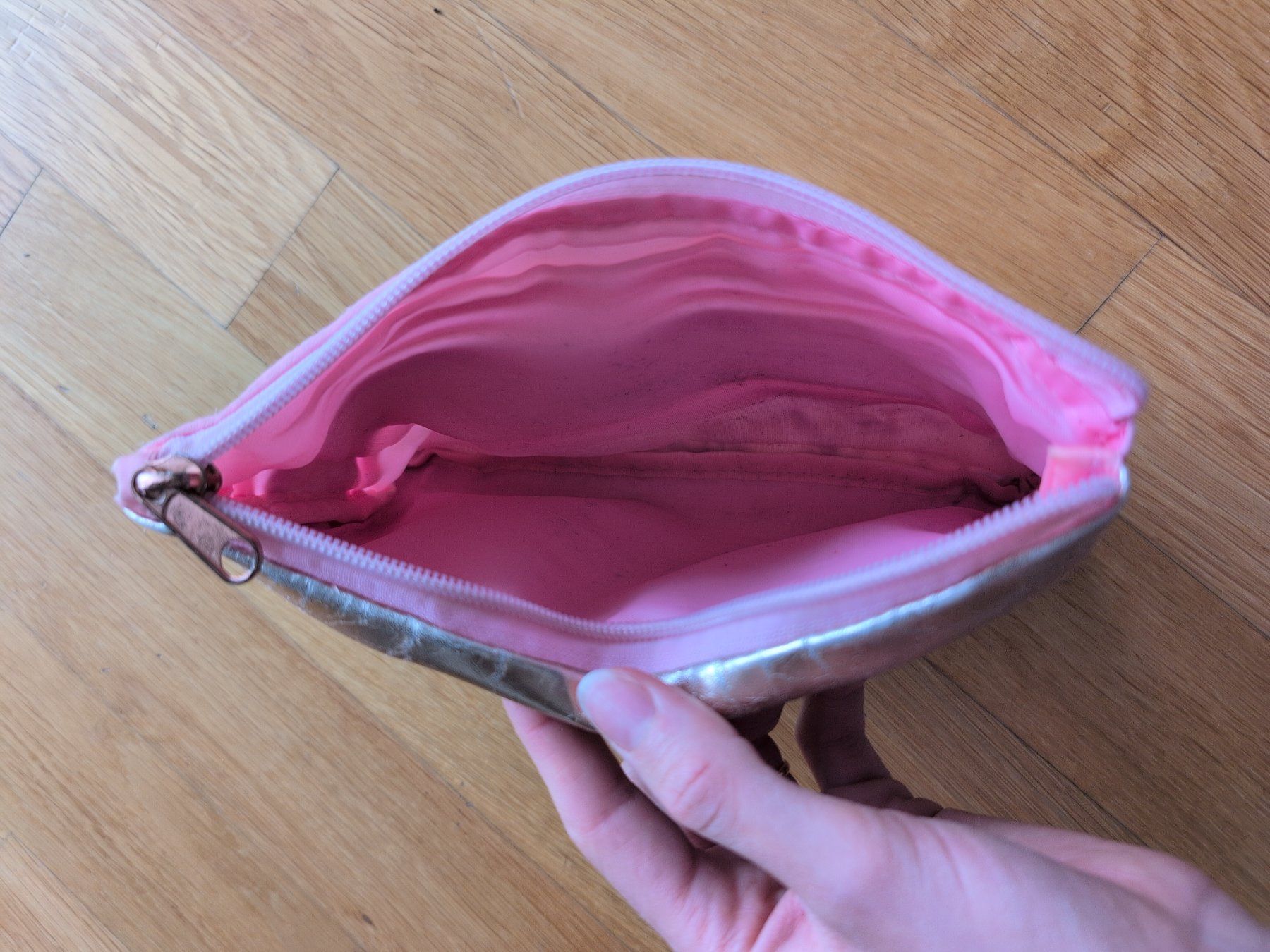 Custodie per cosmetici: Trendiges Necessaire/ Schminktäschli – Usato da Zug venduto da vik_8fdf 2