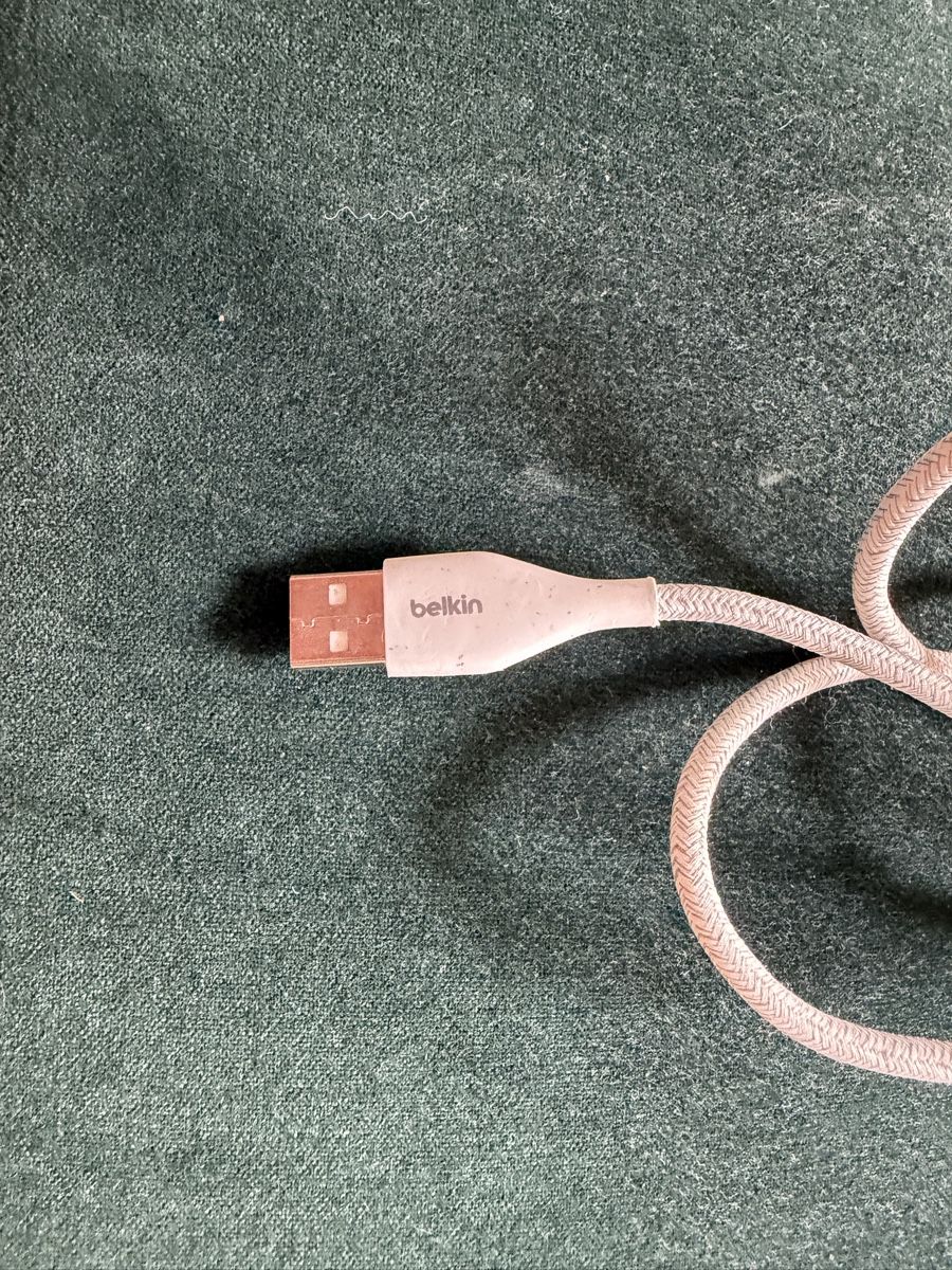 Belkin Cavi: BELKIN Lightning auf USB 2.0 Typ-A Ladekabel, 3 meter – Usato da Luzern venduto da ele_n5yn 1