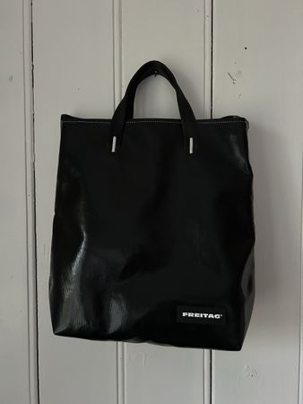 Freitag Tasche Leland NEU in schwarz glanz 🖤