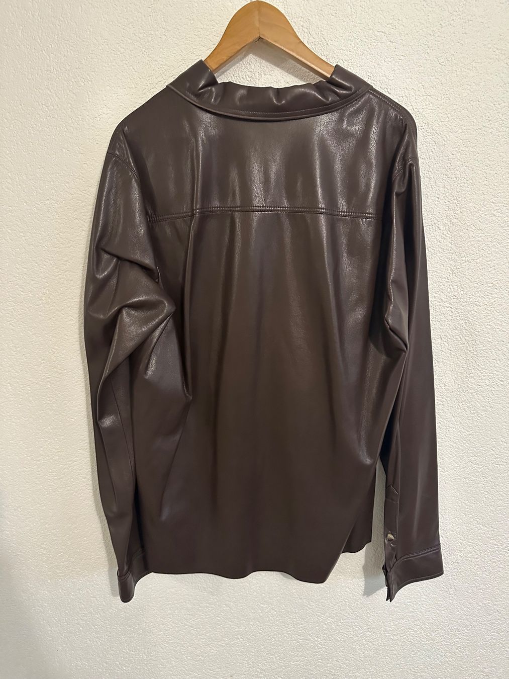 Camicie: Nanushka Hemd – Usato da Wattwil venduto da ber_l85q 1