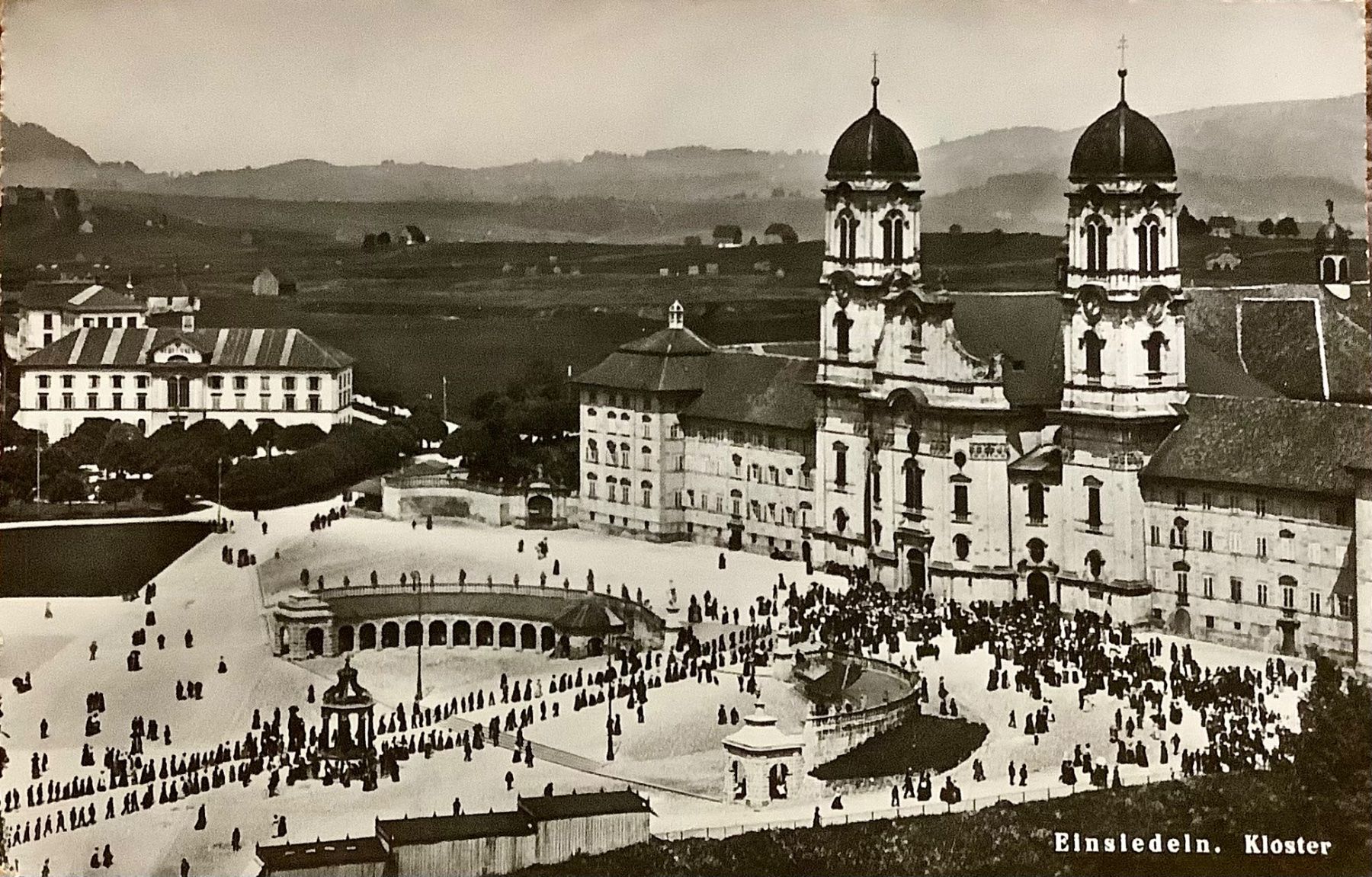 Cartoline postali: 1957 - KLOSTER EINSIEDELN mit Prozession – Usato da Root venduto da ENGLAND-TREASURES 1