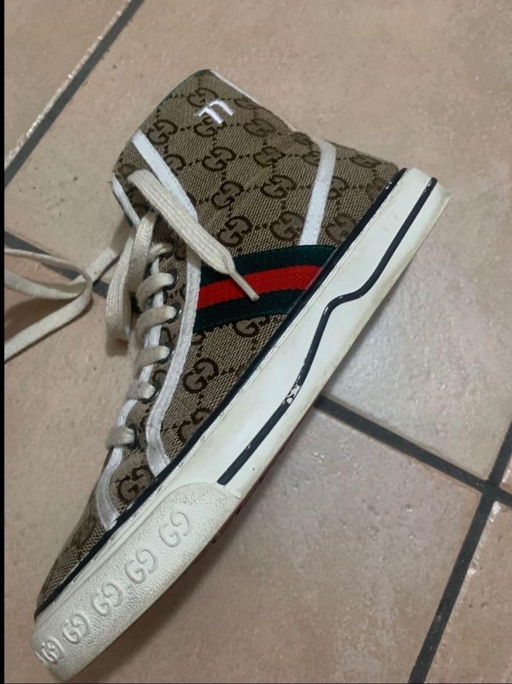 Gucci Herrenschuhe: Sneakers Gucci 38 – Gebraucht aus Chavannes-Renens von Angelique2022 2