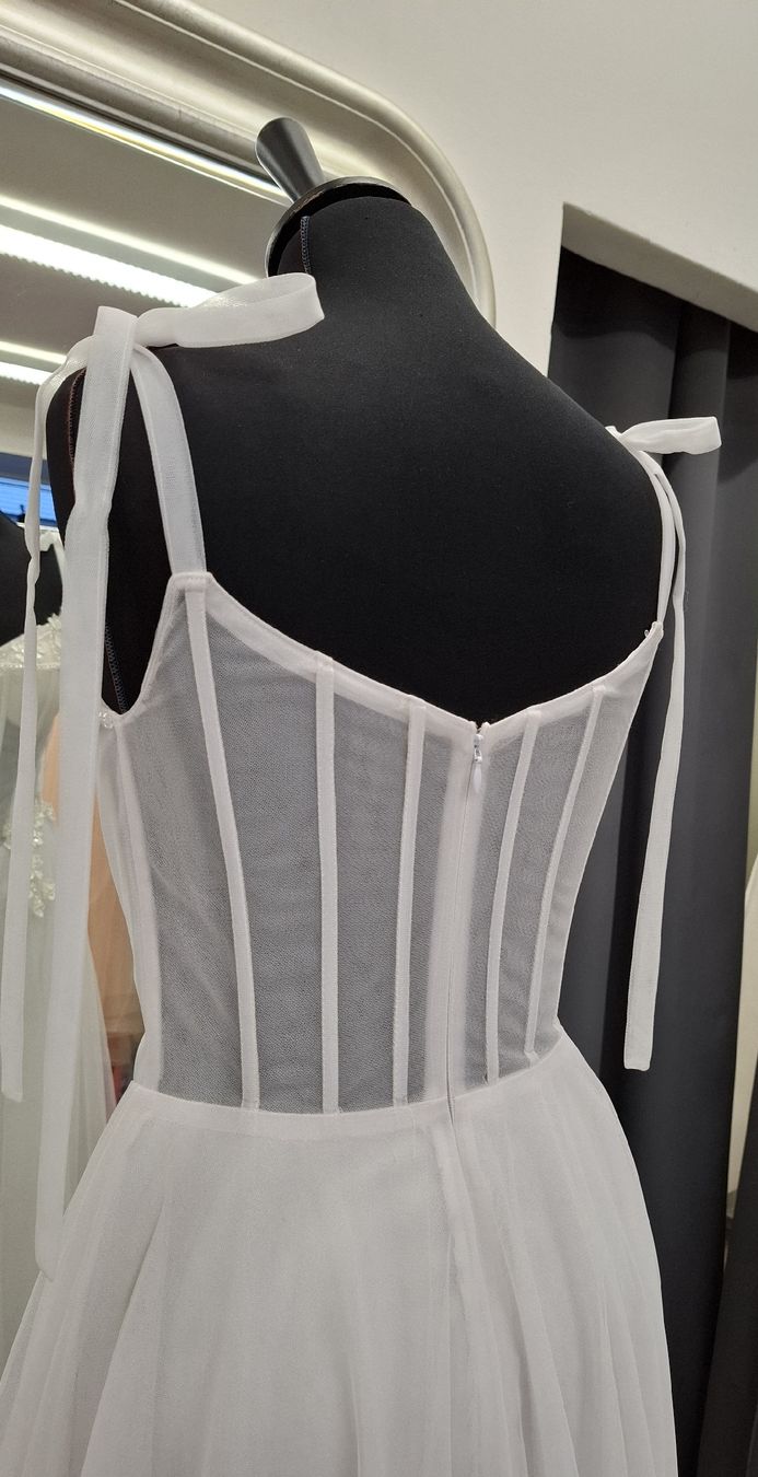 Vestiti: Brautkleid mit Corsage, Grösse 36 – Nuovo (secondo la descrizione) da Uster venduto da VMT. 6