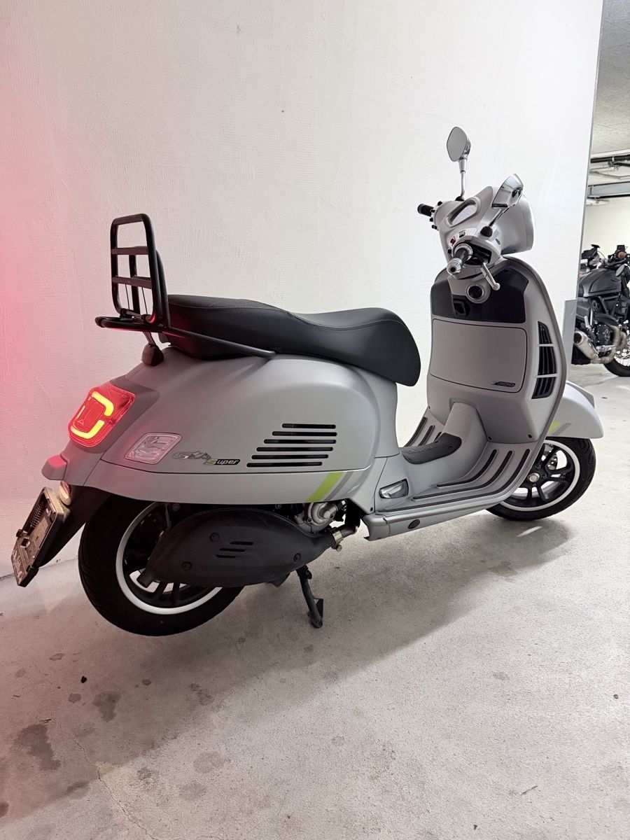 Vespa Scooter: PIAGGIO Vespa GTS 300 – Nuovo (secondo la descrizione) da Thun venduto da 3603 5