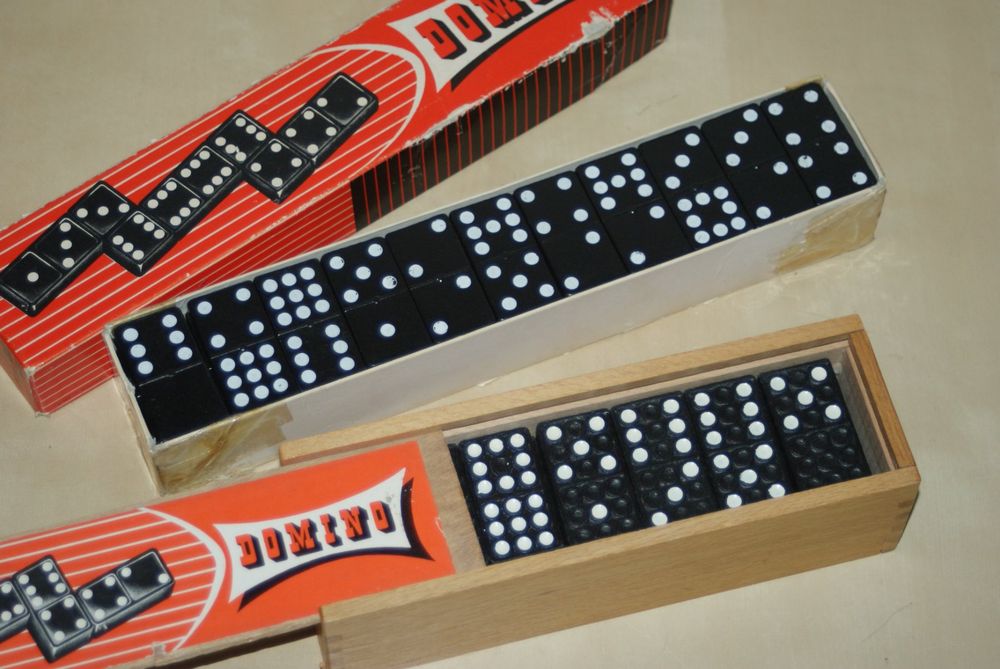 2 x Domino – Steine (Holz) – Alt – | Kaufen auf Ricardo