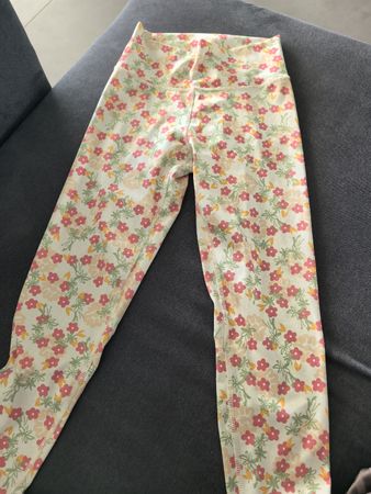 2 Damen Sportleggings Gr. M – Adidas & Reebok