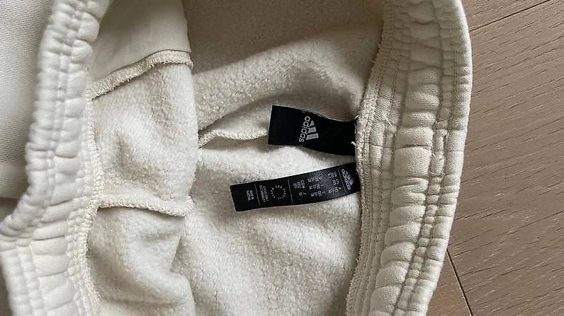 Adidas Pantaloni: Damen Jogging Hose Adidas 26/28 – Usato da Reinach BL venduto da pinusmugo 2