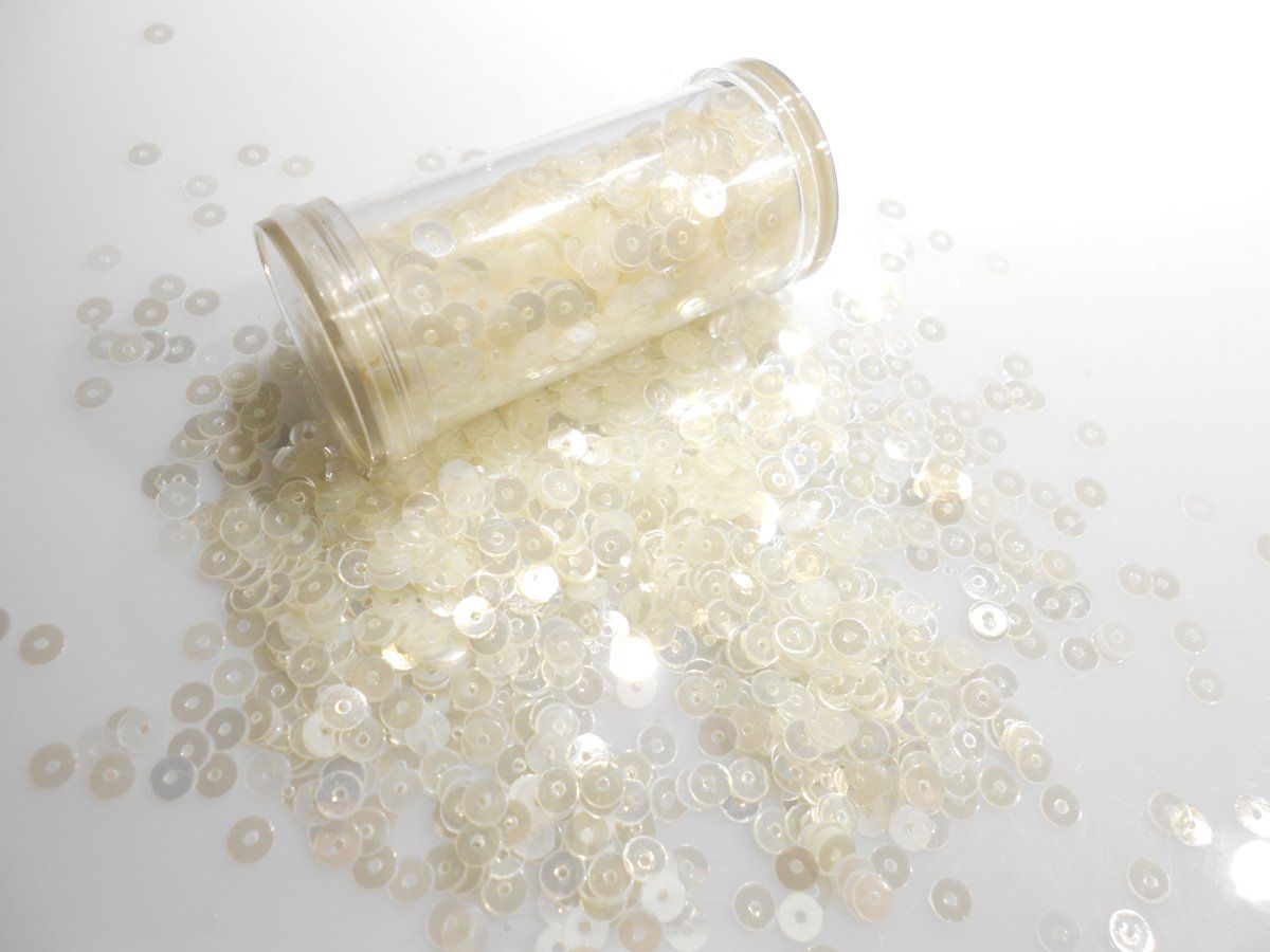 Perle (finte): Pailletten,rund 4mm, Farbe white Shadow transp. ca.18 Gramm – Nuovo e nell'imballaggio originale da Ostermundigen venduto da PerlenShopBern1