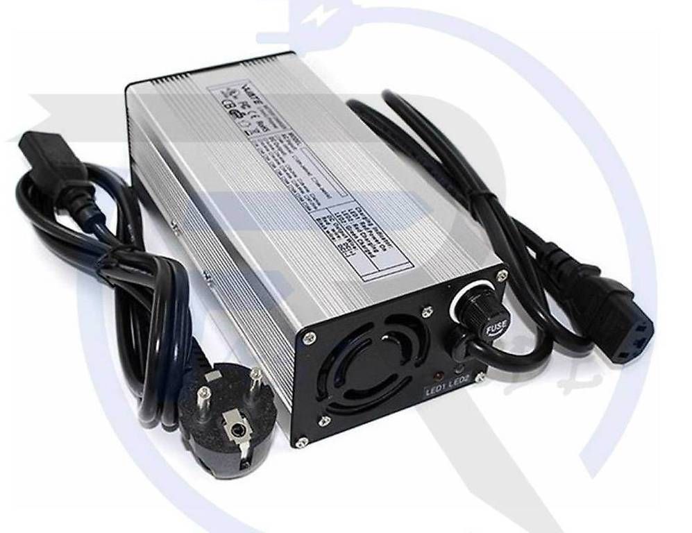 Ladegeräte: A vendre Chargeur batterie Trottinette Weped – Gebraucht aus Genève von bouchon996