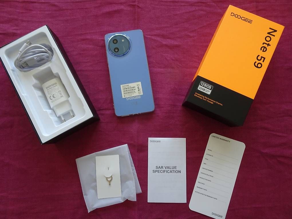 Telefoni cellulari / Smartphones: Doogee Note 59, Dual Sim, 128 GB, 32 GB, edles hellblau – Usato da St. Gallen venduto da SxDQ 1