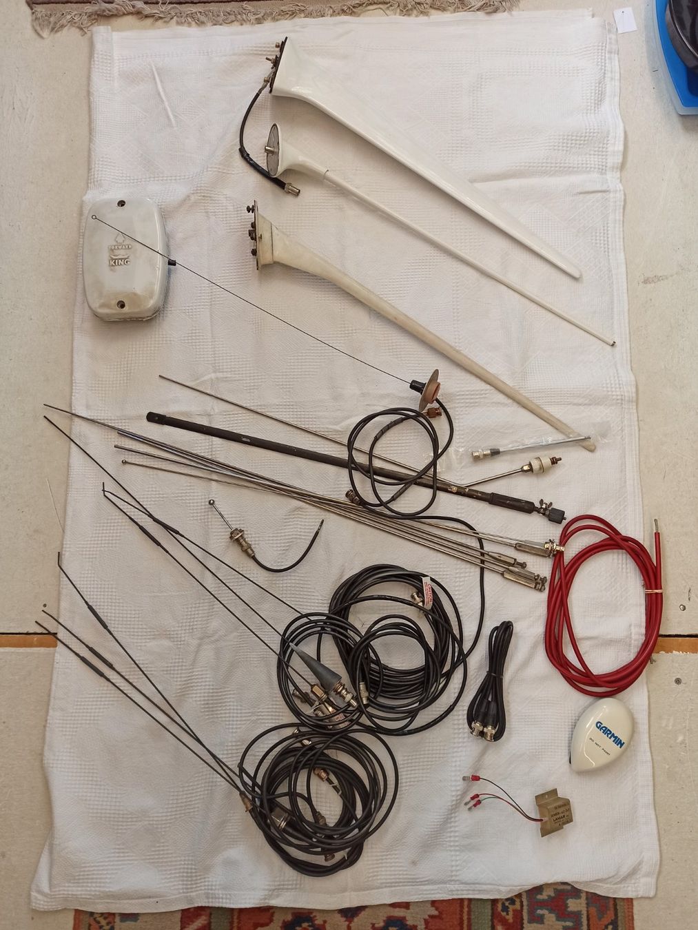Componenti elettronici: Cessna und andere Antennen – Usato da Reiden venduto da Zofi-Brocki