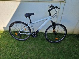 VELO FEMME OU adolescents neuf