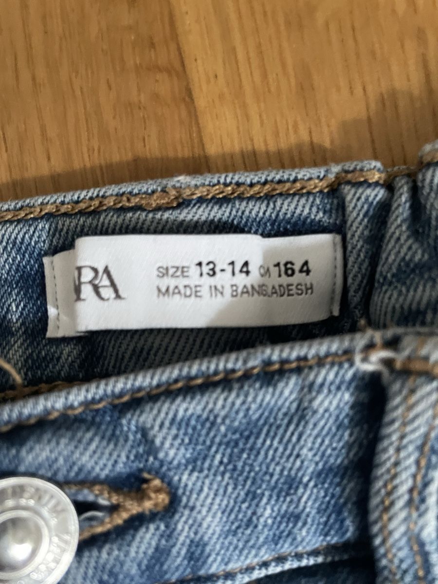 Pantaloni: Jeans – Usato da Balgach venduto da sei_s6d7 1