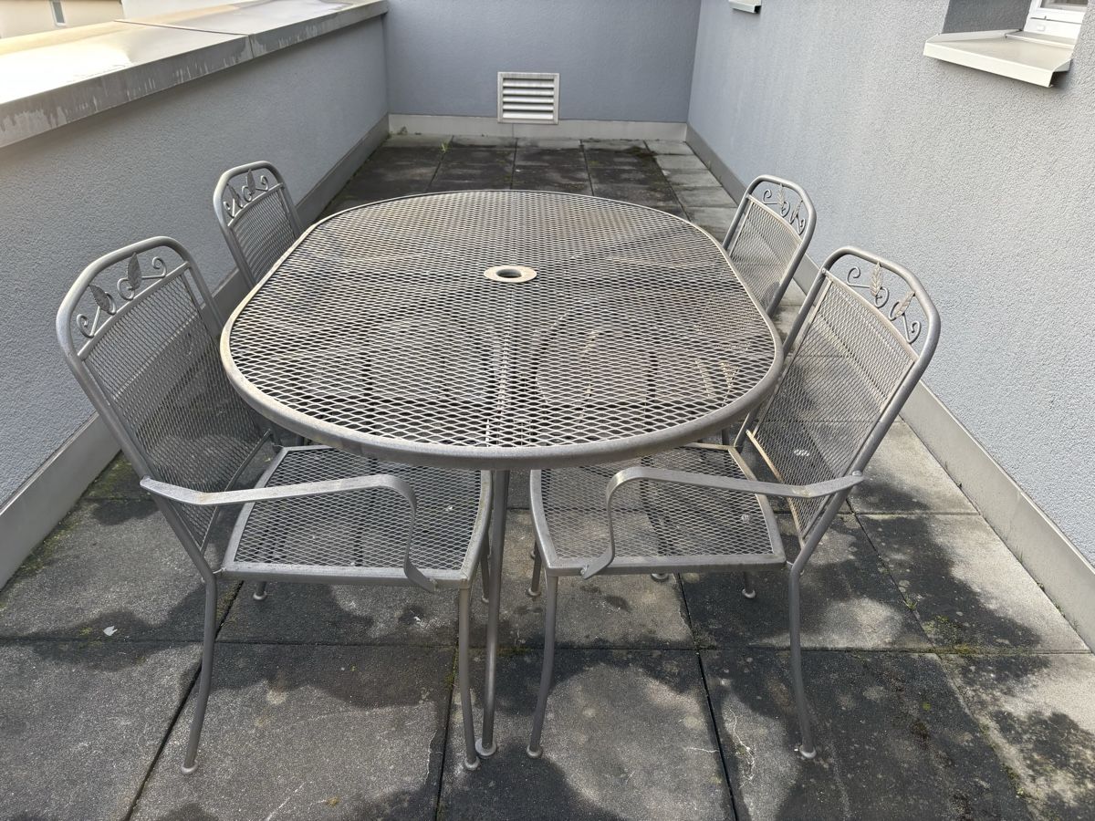Tavoli: Gartentisch + 4 Stühle – Usato da Galgenen venduto da Nicki40