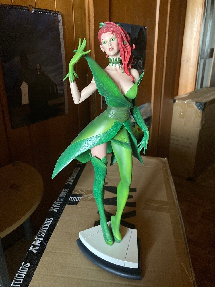 Statuette: Sideshow Poison Ivy 1/5 Statue – Usato da Tafers venduto da tobib_23