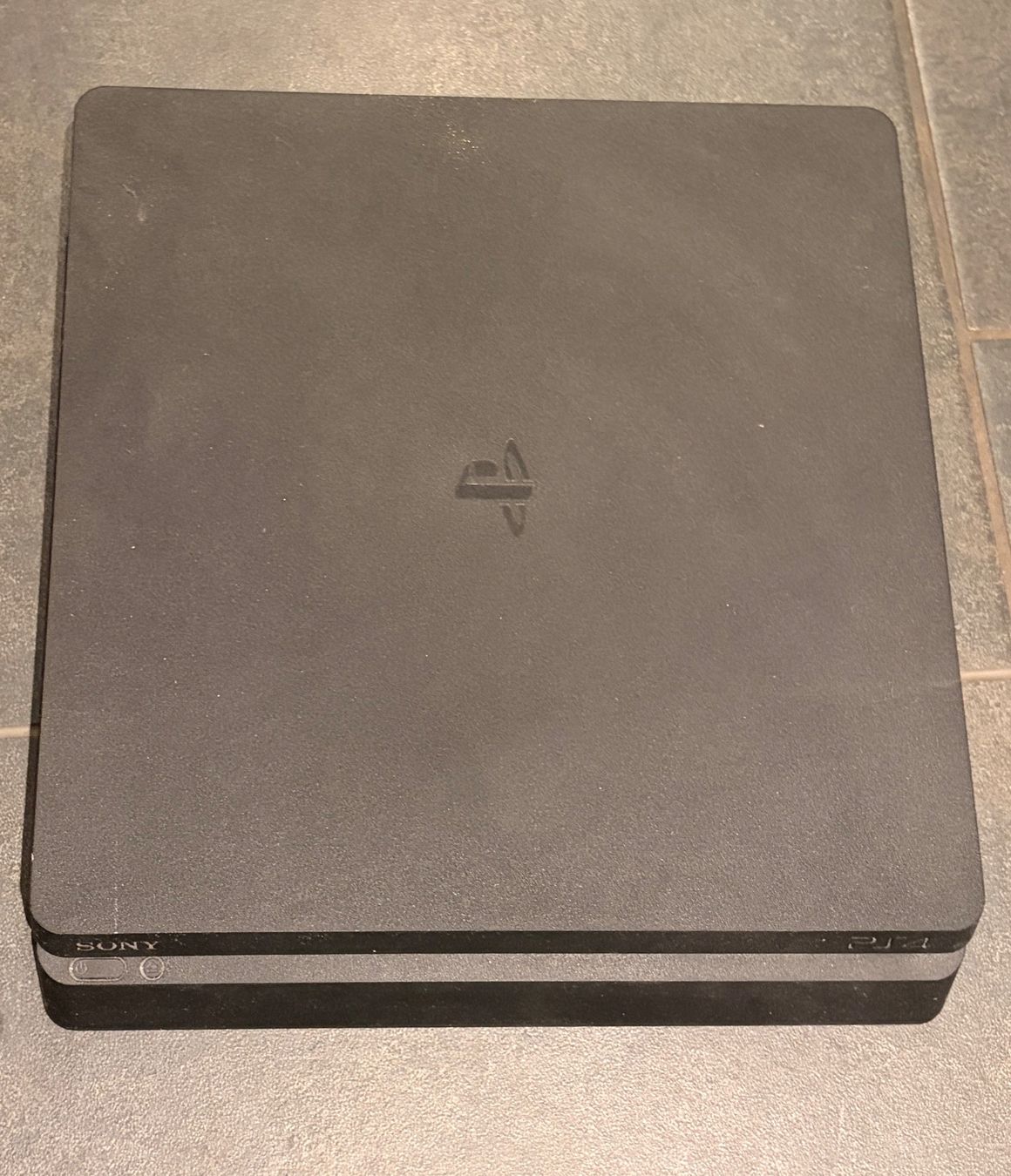 Sony Console: Sony Playstation 4 gebraucht – Usato da Rüdtligen venduto da Levin_8