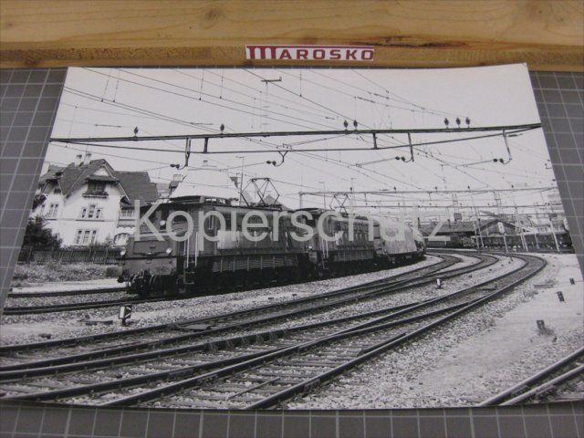 Cartoline postali: Grosses Echtfoto: Brugg mit 2x Ae 4/7, ca 1975, Schweizerisc – Usato da Malters venduto da Marosko