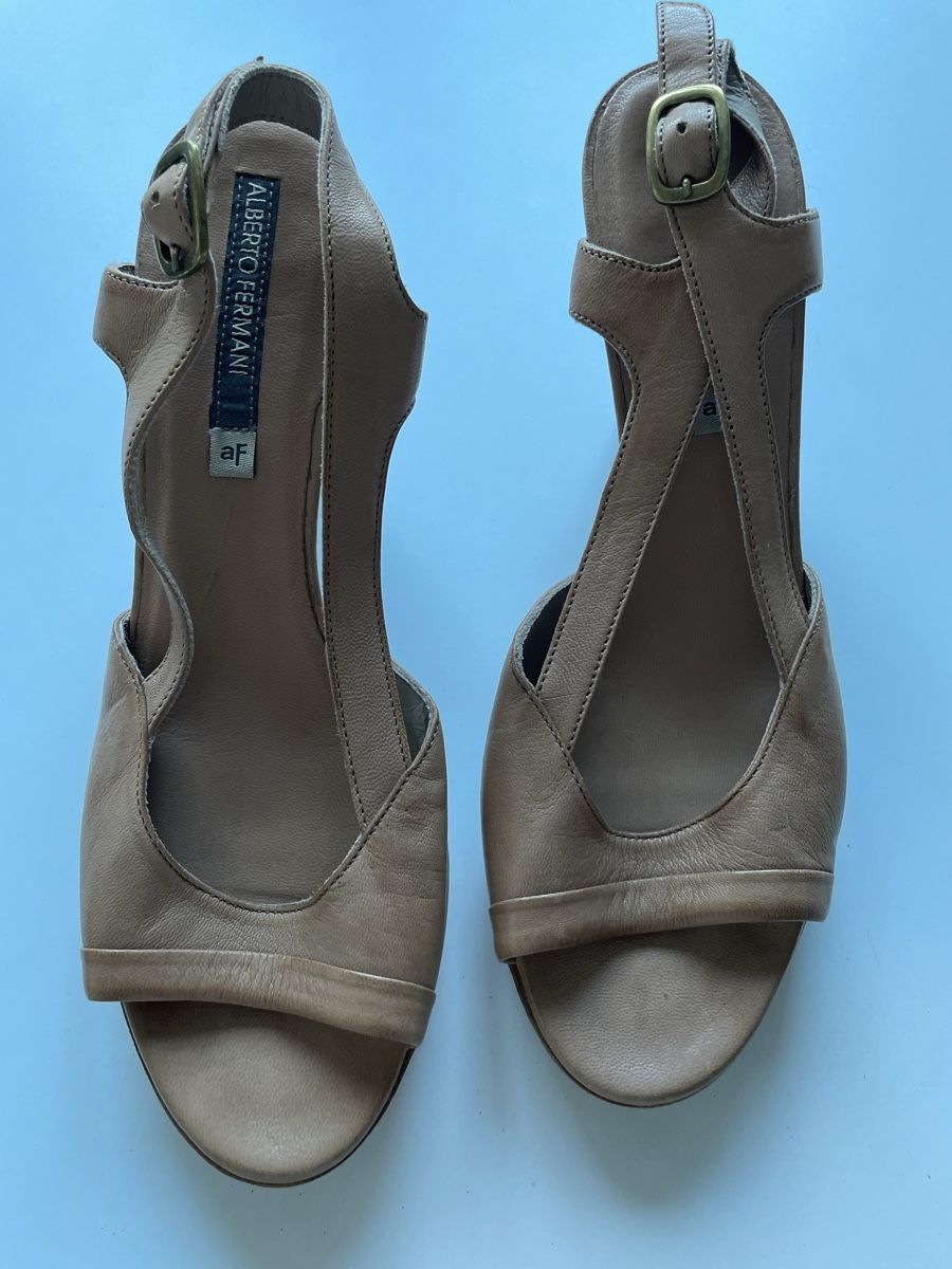 Scarpe da donna: Ledersandale mit Absatz Gr.39 – Usato da Gockhausen venduto da AnneT07