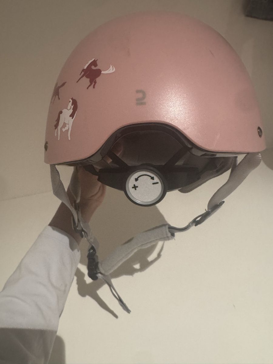 Decathlon Helme: Reithelm  – Gebraucht aus Reinach AG von MineD 3