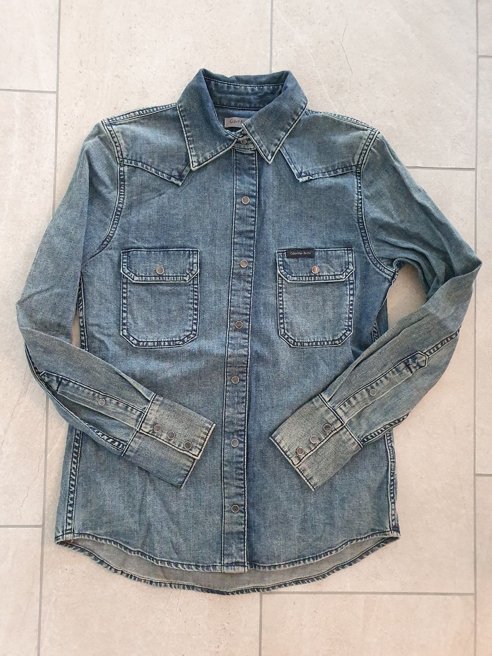 Calvin Klein Blusen: Calvin Klein Jeanshemd XS – Neu (gemäss Beschreibung) aus Wettingen von __Dom__
