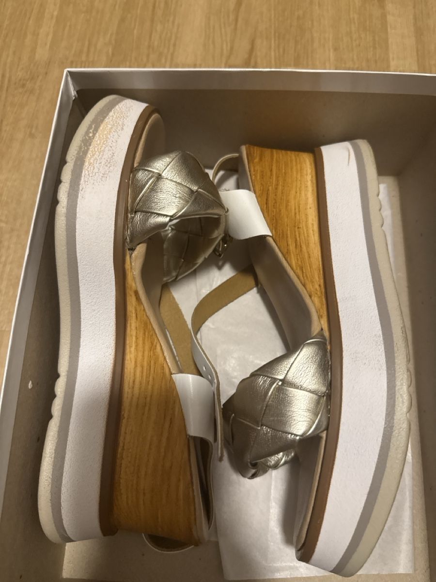 Damenschuhe: Chaussures femmes  – Gebraucht aus Les Acacias von A.cicc