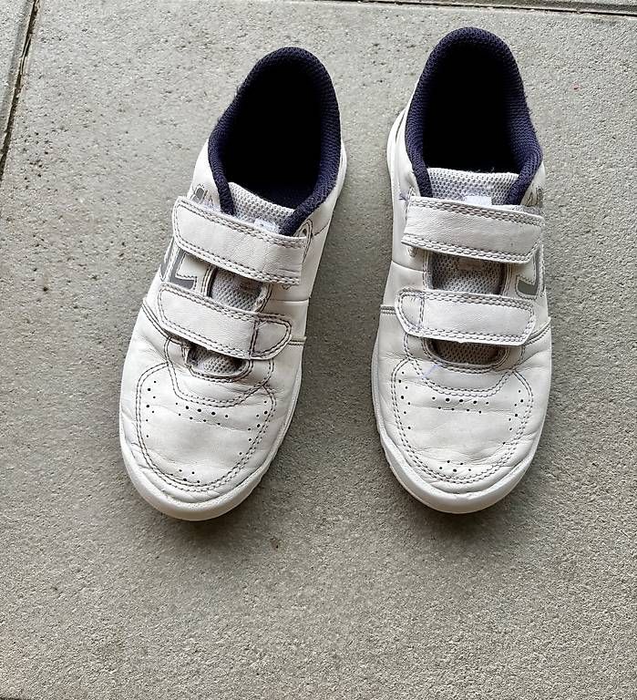 Scarpe per ragazzi: Kinder Turnschuhe Grösse 33 – Usato da Sargans venduto da TrickyHikr