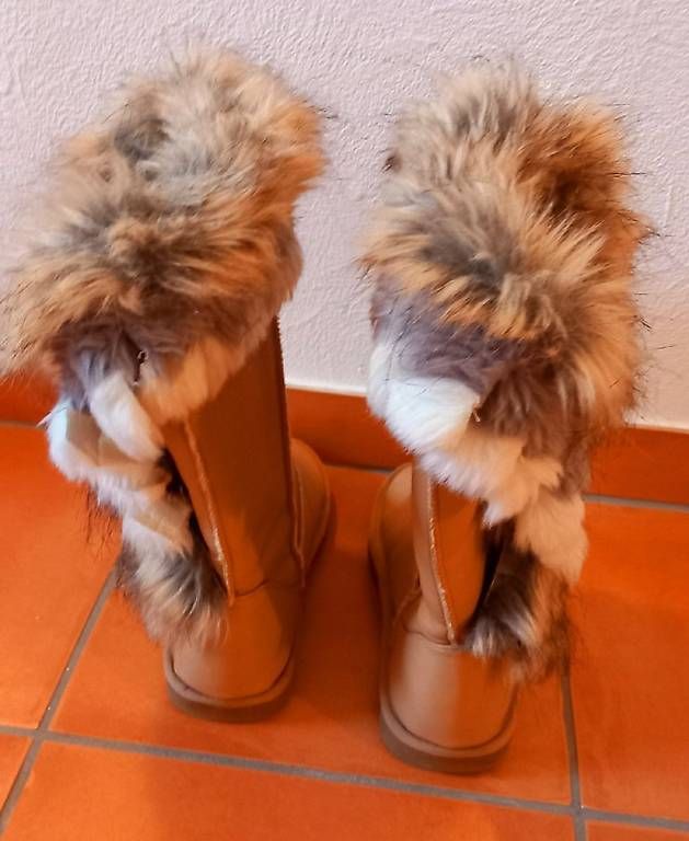 Scarpe da donna: Winterstiefel Gr. 39 Kunstfell – Usato da Rikon im Tösstal venduto da maverik08 1