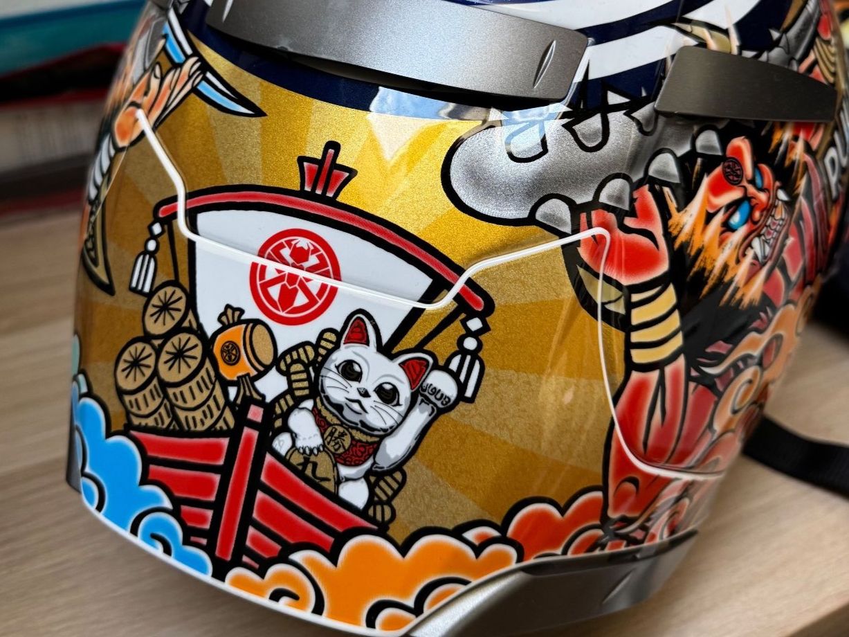 Shoei Casques & visières: Shoei Motorradhelm Pull&Bear Design – D'occasion à Hünenberg par fightlady 4