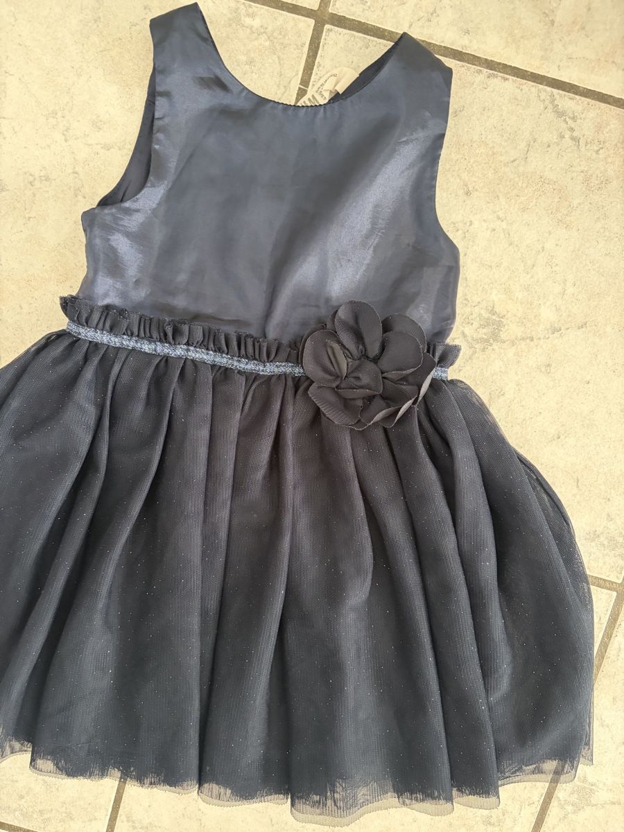 Kleider & Röcke: 2 x Kinderkleider, partykleid gr. 92  – Gebraucht aus Sevelen von gsandax 1