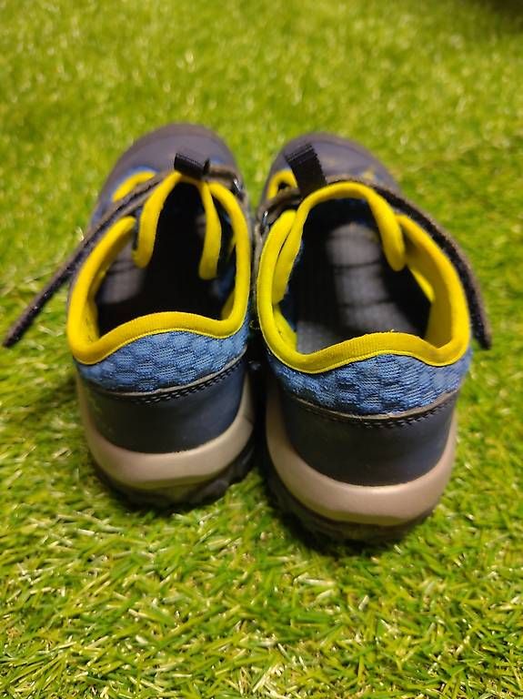 Schuhe für Jungen: Offene Trekking und Badeschuhe Grösse 30 – Gebraucht aus Zürich von RaffaelaT 2
