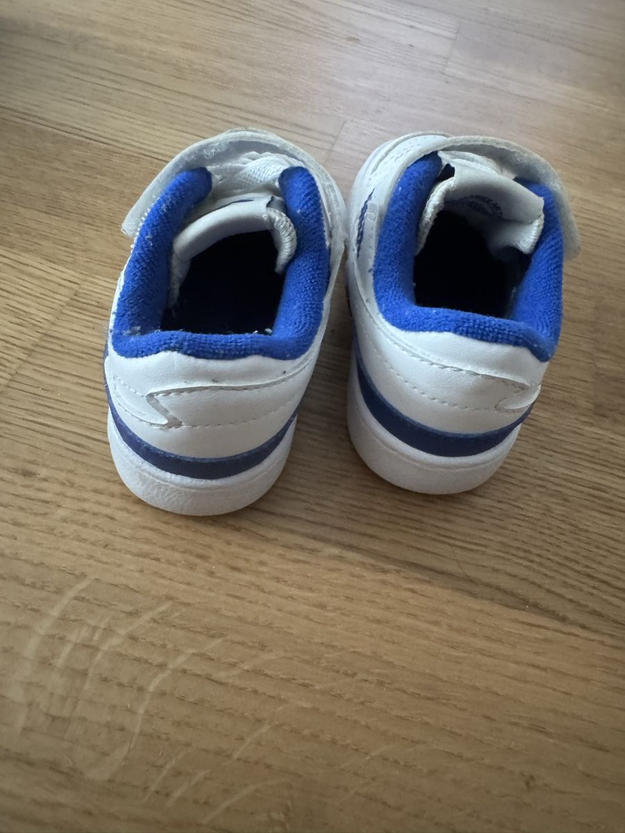 Adidas Scarpe per ragazzi: Baskets Adid as garçons blanches et bleues, pointure 22, – Usato da La Chaux-de-Fonds venduto da kel_9khc 2