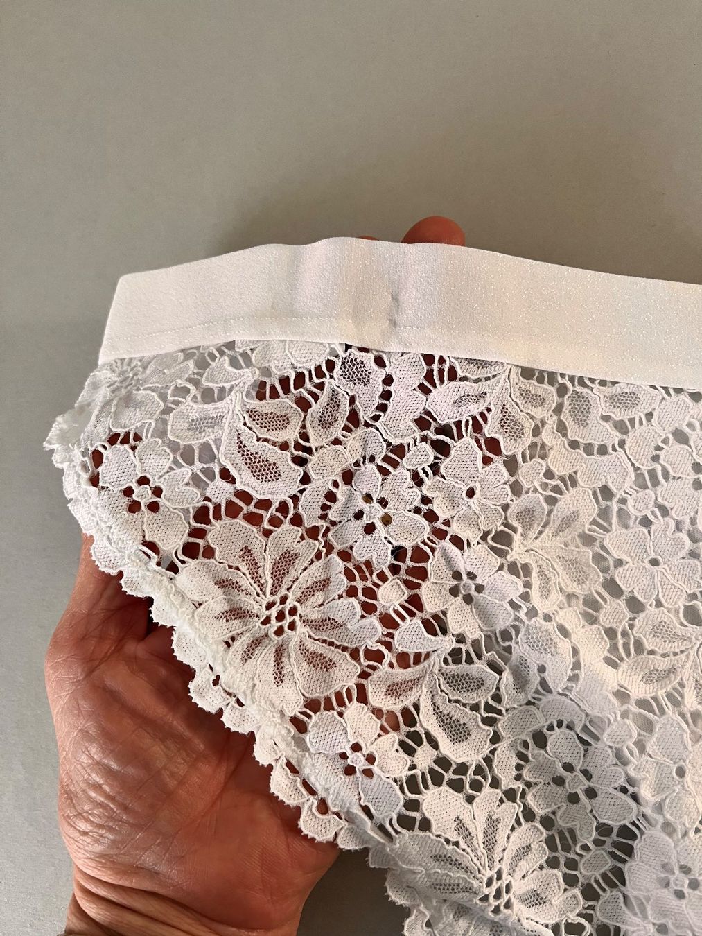 Autres dessous: Spitzenslip, VARIANCE, Grösse 40, Farbe Weiss – Neuf avec emballage d'origine à Rudolfstetten par gst_g7xl 4