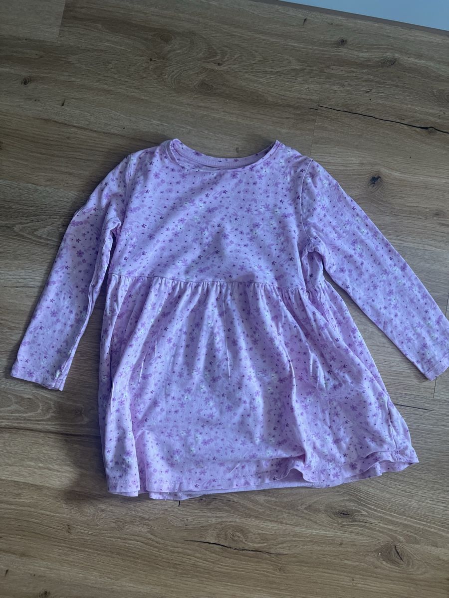 Vestiti & Gonne: Mädchen Kleider, 4 Stücke, – Usato da Dettighofen Lengw. venduto da tie_l2d7 1