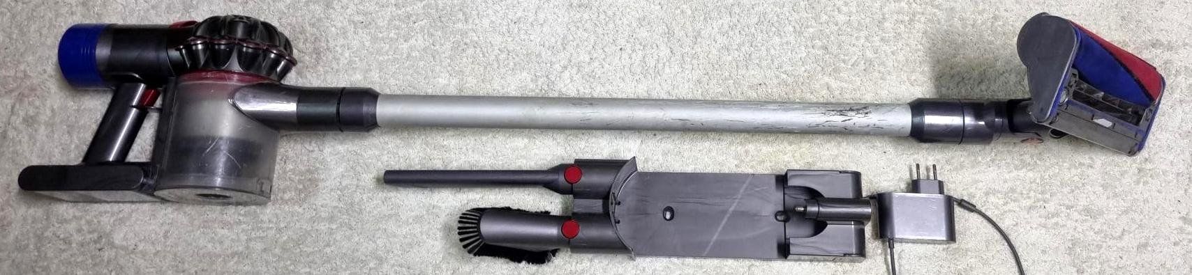 Dyson Aspirapolveri & Accessori: Dyson V7 Staubsauger / aspirateur – Usato da Collonges venduto da arashee 2