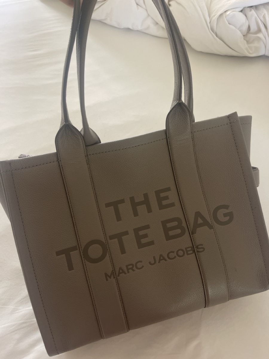 Marc Jacobs Borse: Marc Jacobs The Tote Bag L Leder  – Nuovo (secondo la descrizione) da Wädenswil venduto da pri_myd7 1
