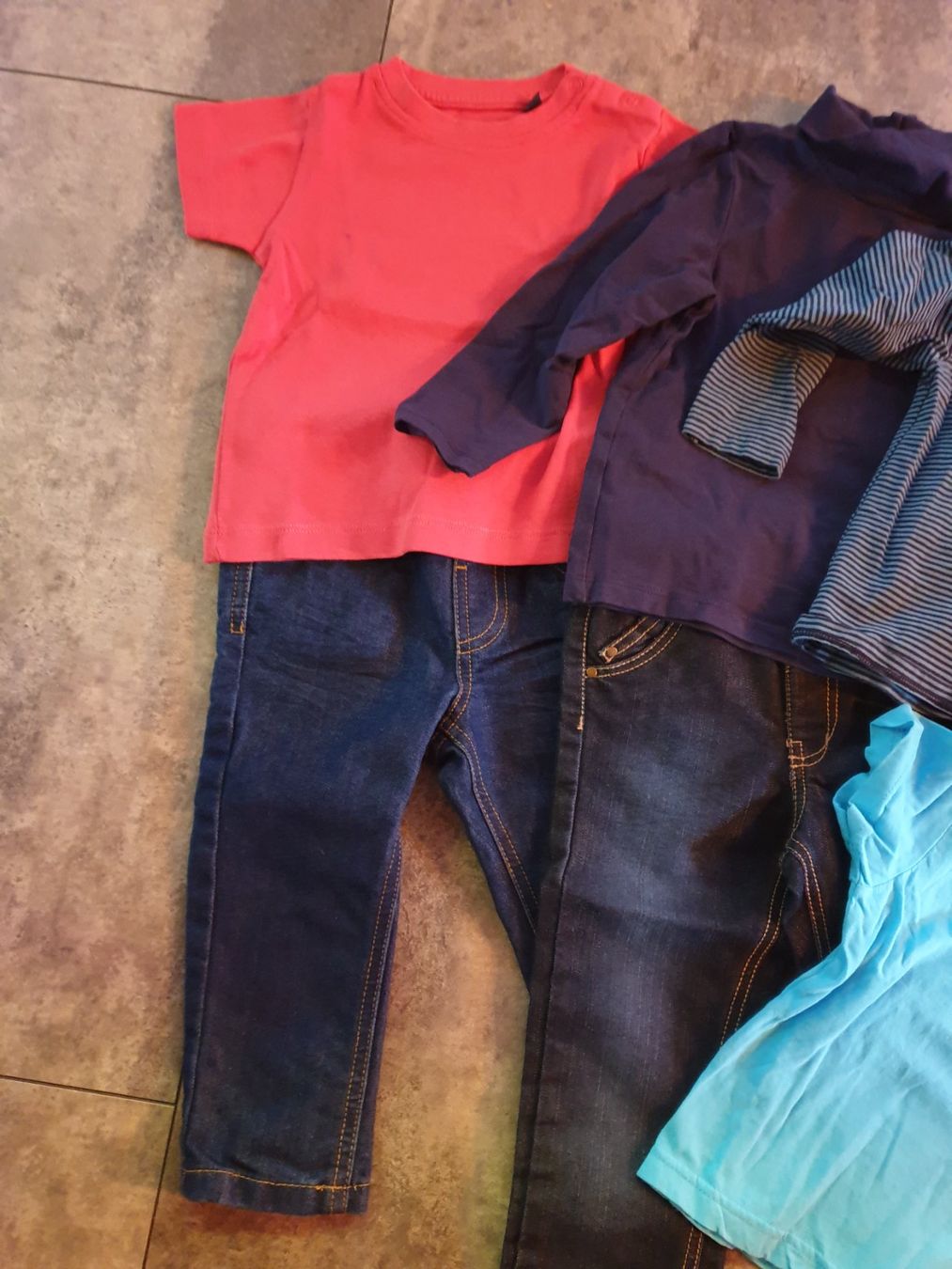 Lotti & Set di vestiti: Kleiderpaket grösse 86/92 – Usato da Reutigen venduto da Easy0807 1
