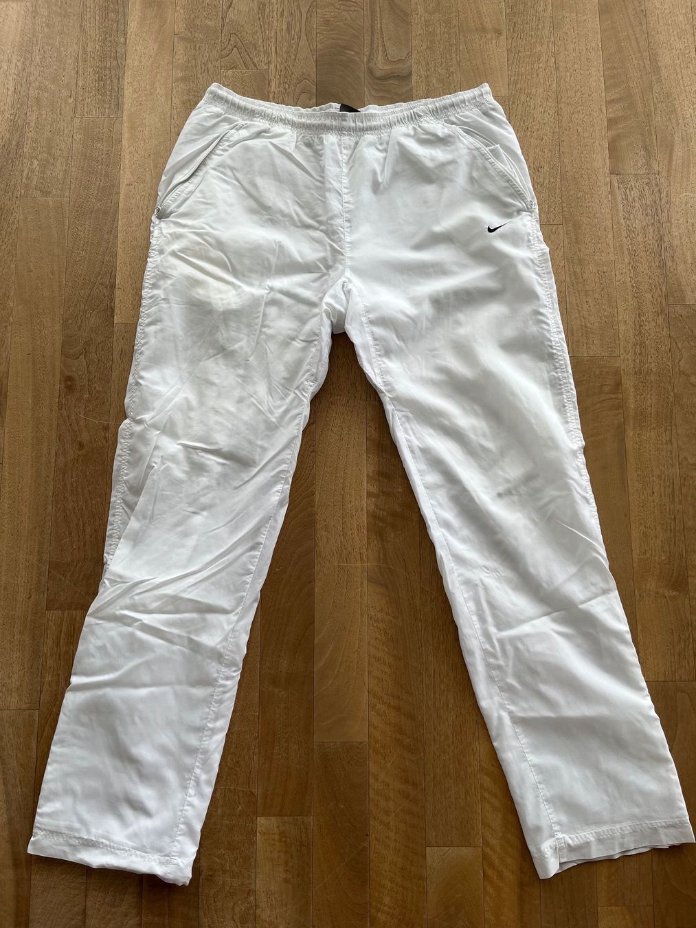 Nike Pantaloni: Nike Vintage Hosen – Usato da Madiswil venduto da nofox222