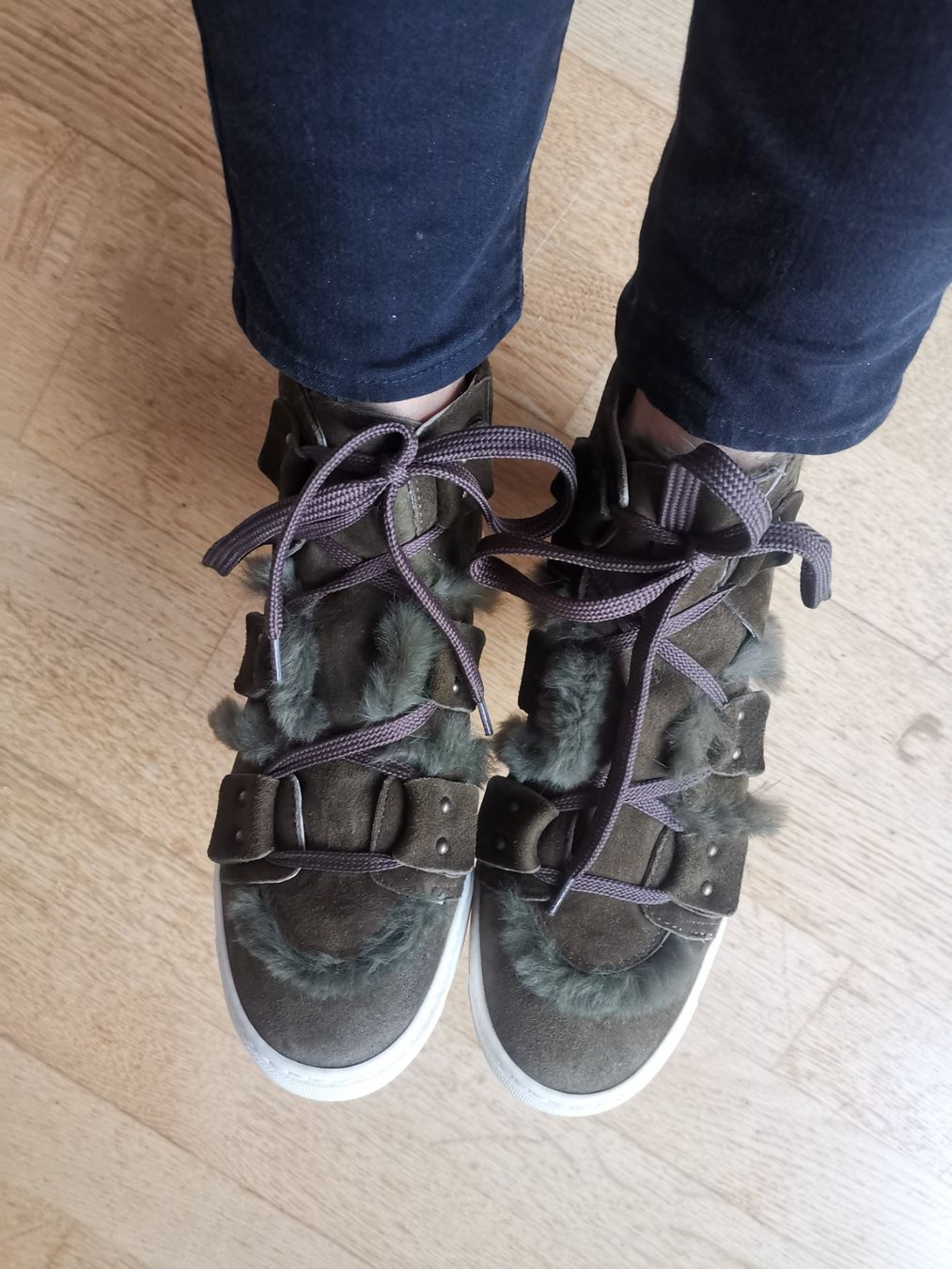 Navyboot Scarpe da donna: Navyboot Winter Sneakers mit Hasenfell – Usato da Uerikon venduto da pink_flamingo 2