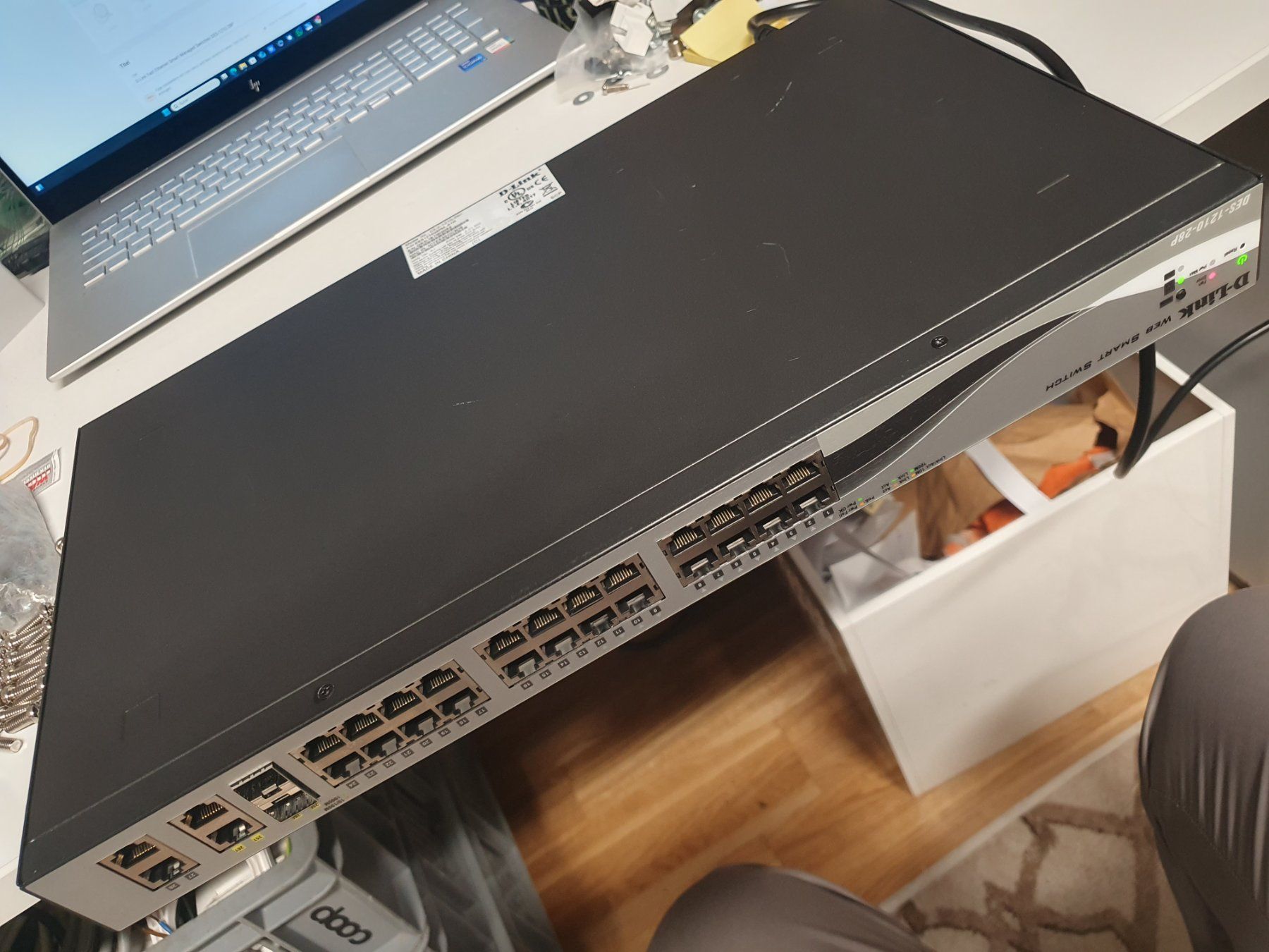 Dlink Hub & Switch: D-Link Fast Ethernet Smart Managed Switches DES-1210 28P – Difettoso da Zürich venduto da eymen20 7