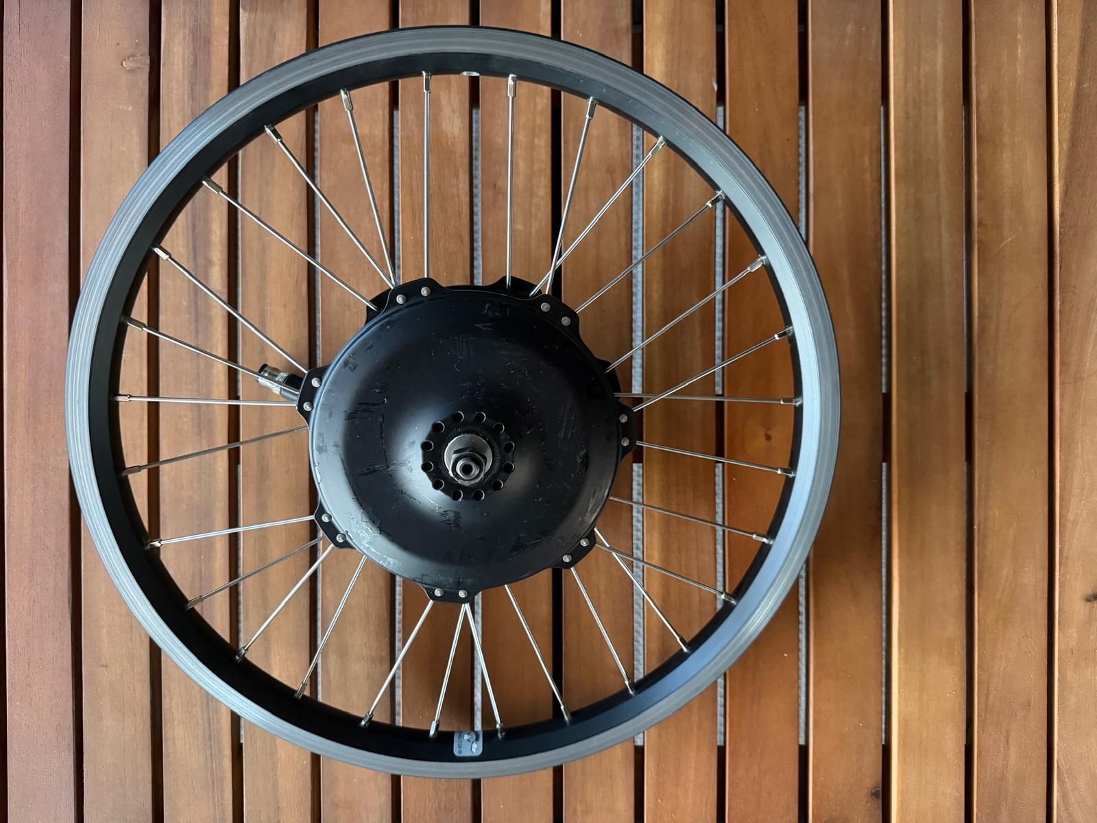 Pneus & Kompletträder: Brompton Electric Vorderrad (Front Wheel 16") – Gebraucht aus Aarau von viettrungnguyen 1