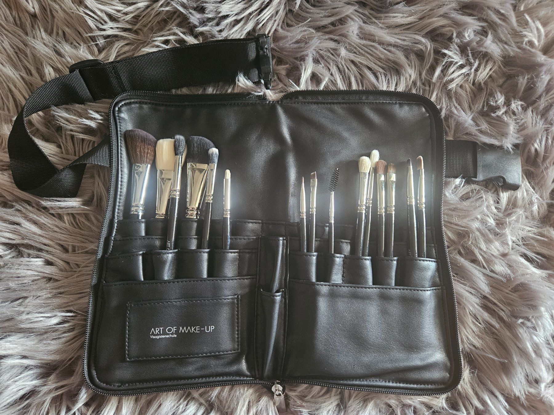 Make-up: Make-up Pinsel Set – Gebraucht aus Zürich von SkullLady88