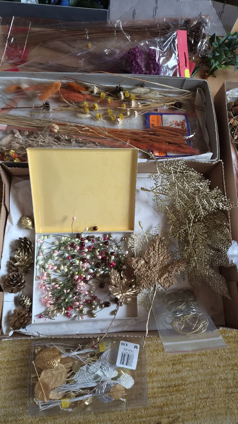 Kit bricolage: Kunstblumen Deko Diverses Riesensammlung  – Nuovo (secondo la descrizione) da Kölliken venduto da MissesBossTop1 2
