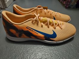 Nike Fussballhallenschuh, Hallenschuh Gr.42.5