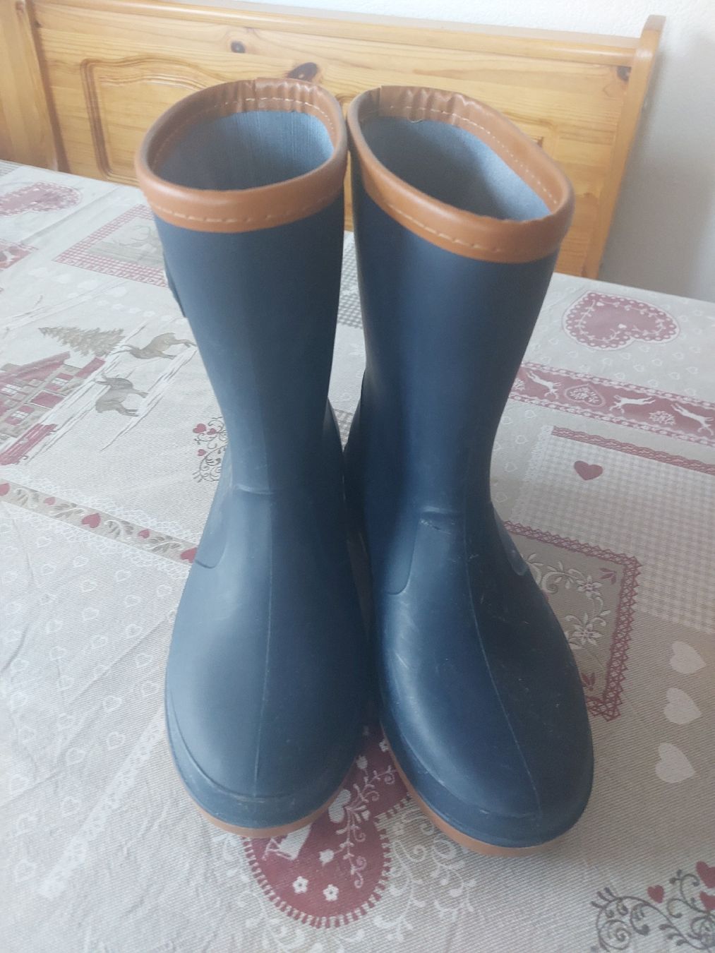 Scarpe per ragazzi: Tolle Regenstiefeli kaum gebraucht Gr 35 – Usato da Landquart venduto da Cedes 2