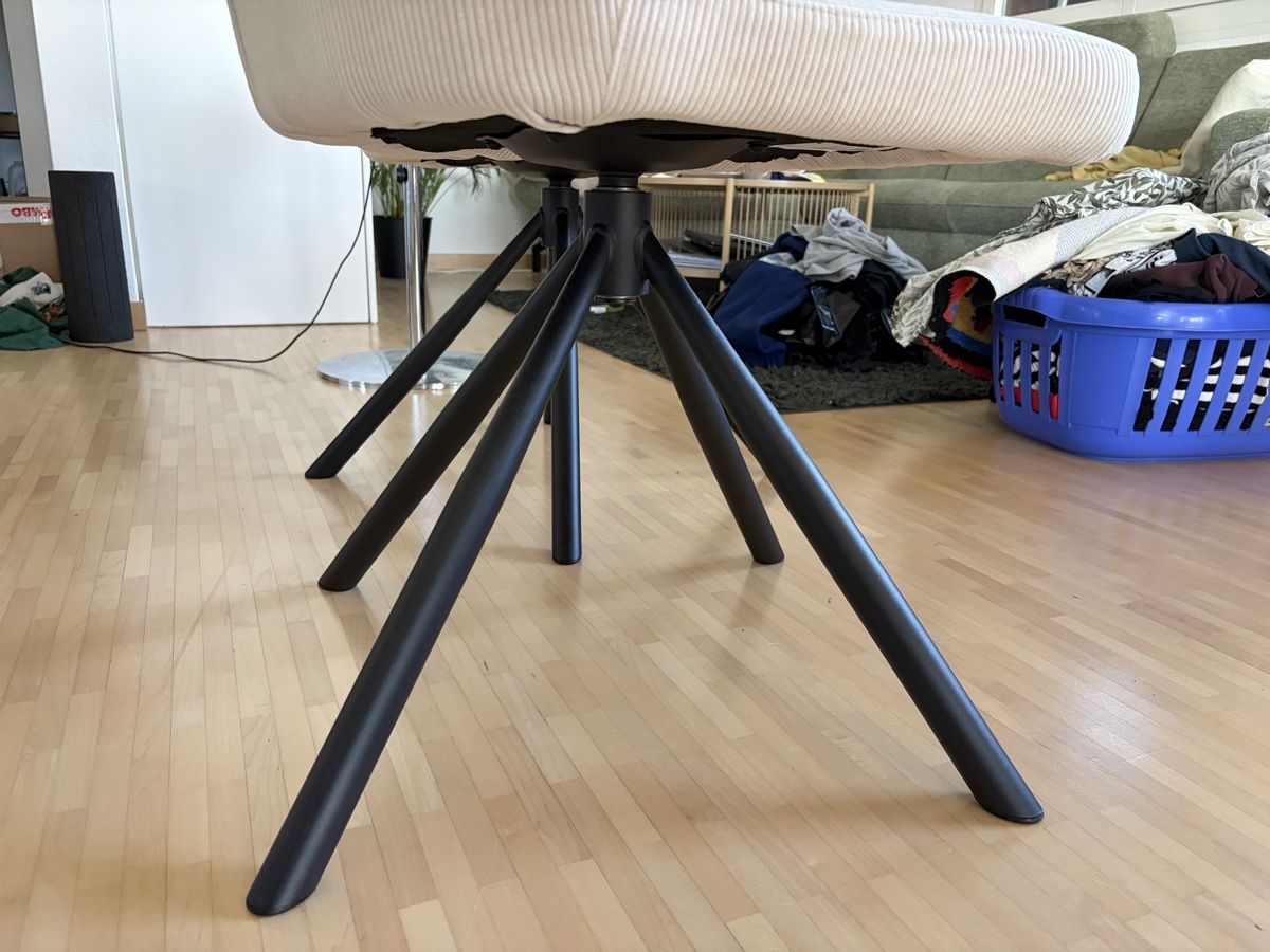 Mömax Chaises: 6 Esszimmerstühle weiss mit Metallfuss – Neuf (Voir description) à Uetikon am See par mma_zcw9 3