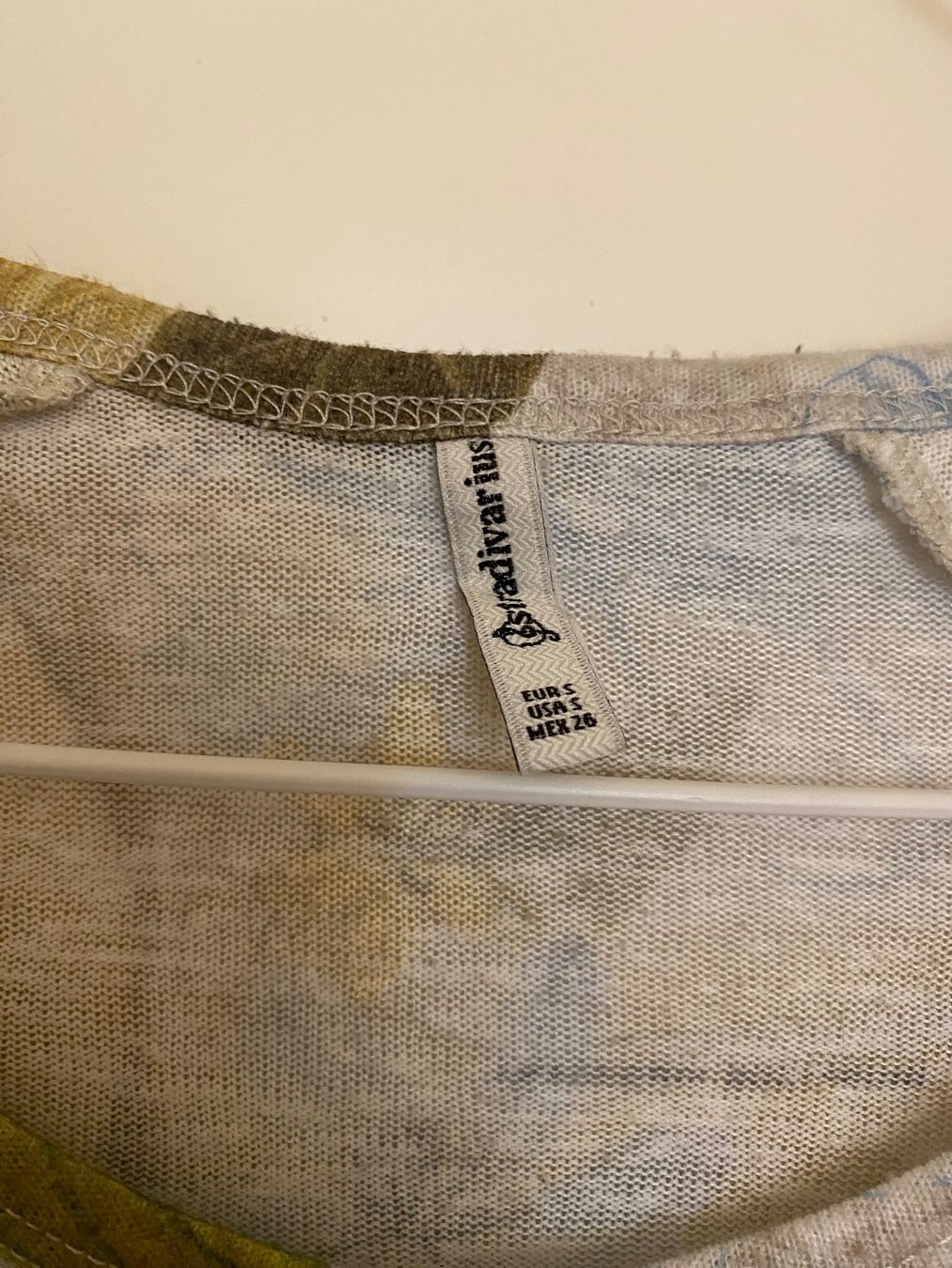 Stradivarius T-shirt: Stradivarius T-Shirt Grösse S – Usato da Cham venduto da Eliissa 1